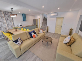 Casa Neptuno para 10 personas solarium patio privado con BBQ, y aire acondicionado